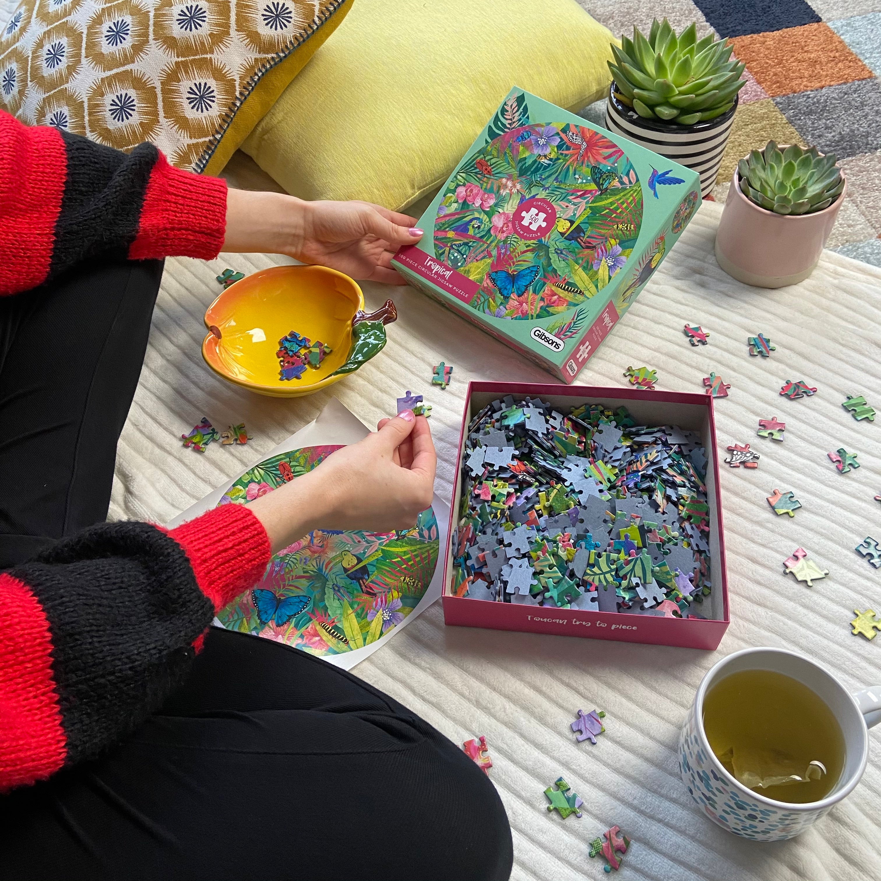 Tropical 500 Piece Circular Jigsaw Puzzle – Gibsons US